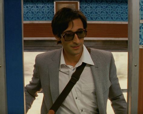 Adrian Brody Darjeeling Limited, Adrien Brody The Darjeeling Limited, Adrien Brody Wes Anderson, Adrien Brody Darjeeling Limited, Wes Anderson Characters, Adrian Brody, Darjeeling Limited, Tina Belcher, Wes Anderson Movies