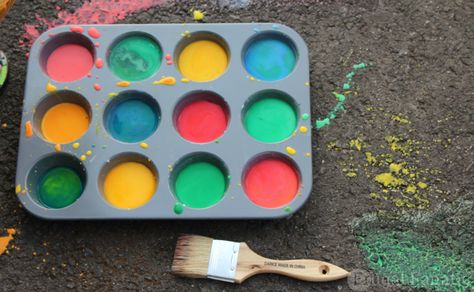 Paint For Kids, Sidewalk Chalk Paint, Sidewalk Paint, Homemade Paint, Outdoor Fun For Kids, Paint Diy, Washable Paint, Diy Cans, Fun Diy Crafts