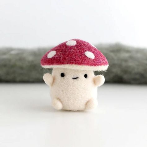 Felt Mushroom, Amanita Muscaria, Needle Felting Diy, Needle Felted Christmas, Red Mushroom, Needle Felting Tutorials, Needle Felting Kits, Needle Felting Projects, Room Desk