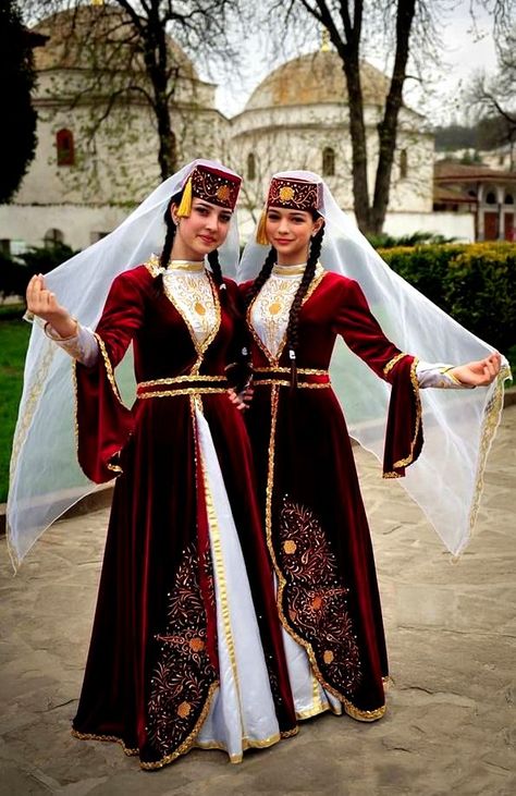 TURKISH CLOTHING Turkish Clothing, Costumes Around The World, National Dress, Folk Dresses, Ethnic Outfits, Folk Fashion, Traditional Fashion, Folk Costume, Modern Dress