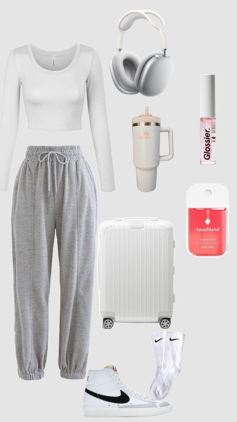 How To Style White Sweatpants, Outfits With White Sweatpants, Trips Outfits, Basic Ootd, School Preppy, Road Trip Outfit, Cutest Outfits, Simple Outfits For School, White Sweatpants