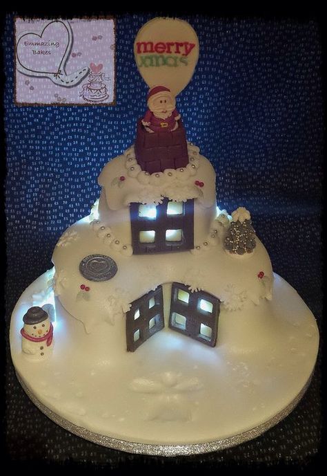 Light up Christmas snow house - by Emmazingbakes @ CakesDecor.com - cake decorating website Xmas Cake Decorating, Snowflake Wedding Cake, Japanese Christmas Cake, Thomas Cakes, Christmas Cakes Easy, Snowflake Cake, Fruit Cake Christmas, Snow House, Cake Christmas