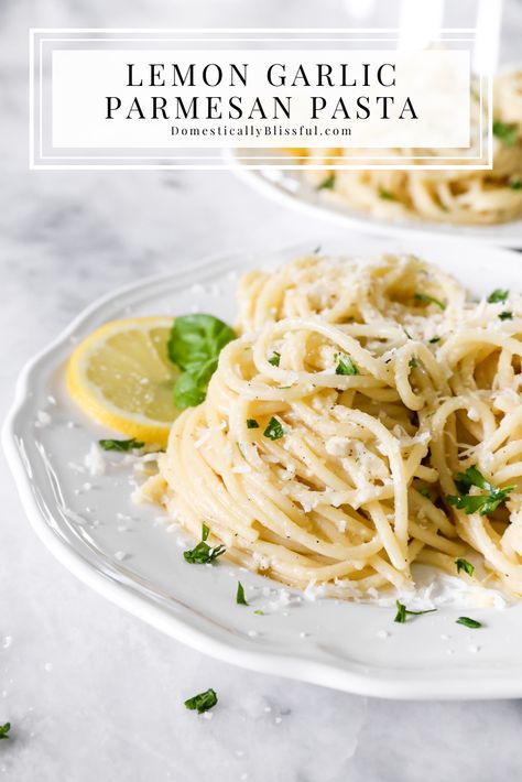 Lemon Garlic Parmesan Pasta, Pasta With Parmesan Cheese, Pasta With Lemon Sauce, Lemon Parmesan Pasta, Resep Oatmeal, Lemon Pasta Recipes, Garlic Parmesan Pasta, Lemon Garlic Pasta, Light Pasta