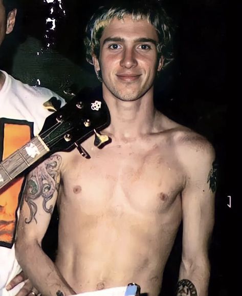 John Frusciante Young, Red Hots, John Frusciante, Anthony Kiedis, Band Photography, Jazz Musicians, Red Hot Chili Peppers, Alternative Music, Music People