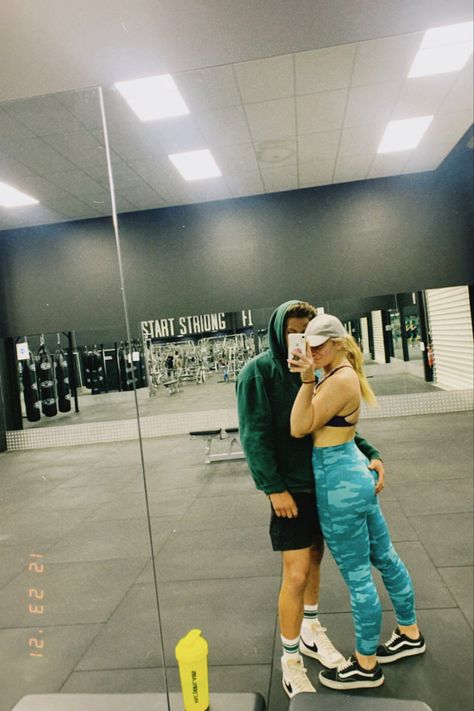 Gym Couple, Couple Posing, 11 11, Selfies, Mirror Selfie, Gym, Mirror