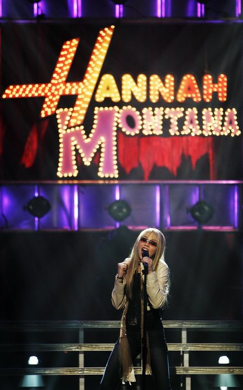 Hannah Montana this is the live Hannah Montana Aesthetic Wallpaper, Hannah Montana Poster, Hannah Montana Wallpaper, Montana Wallpaper, Hannah Montana Aesthetic, Hannah Montana 3, Hannah Montana Outfits, Hannah Montana Songs, Montana Aesthetic