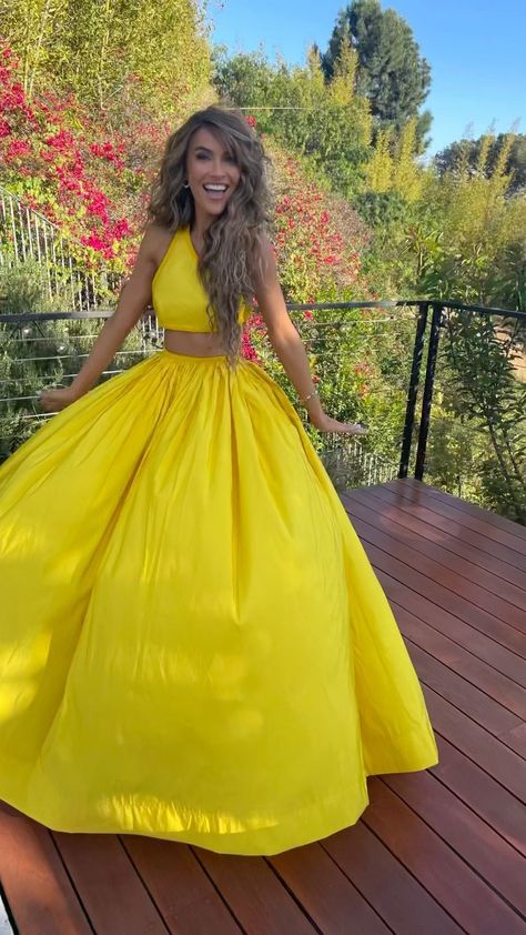 hairbybradleyleake on Instagram: We toned down the #bronde for @chrishell.stause - last night attending #lafamilyhousing fundraising event 💛☀️💖 Stylist @andrewgelwicks… Chrishell Stause, Selling Sunset, Event Stylist, Fundraising Event, Fundraising Events, Last Night, Ball Gowns, Formal Dresses, Hair