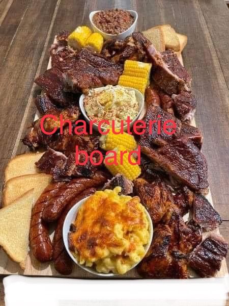 Sausage And Cheese Plate, African Buffet, Baked Ribs Recipe, Bbq Platter, Chicken Delight, Bbq Tray, Baked Ribs, Meat Diet, Birthing Classes