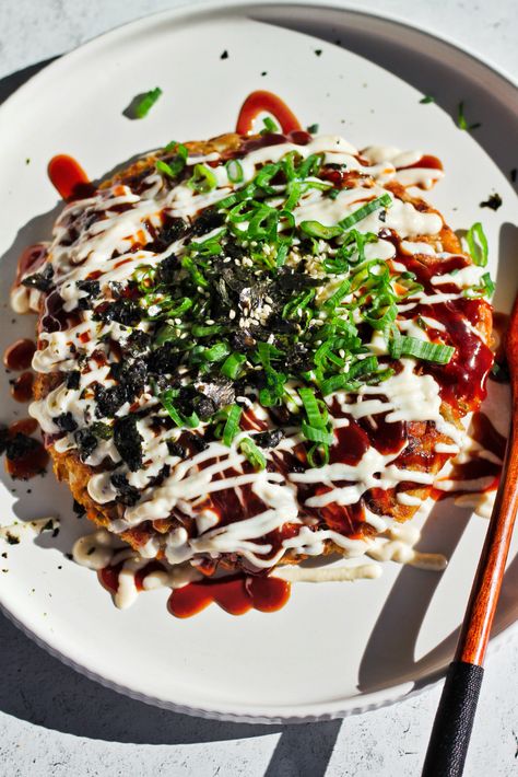 Vegan Okonomiyaki (Japanese Savory Pancake with Veggies) Vegan Bunny Chef, Okonomiyaki Rezept, Vegan Okonomiyaki, Shojin Ryori, Vegan Japanese Food, Okonomiyaki Recipe, Veggie Pancakes, Japanese Vegan, Vegetarian Asian