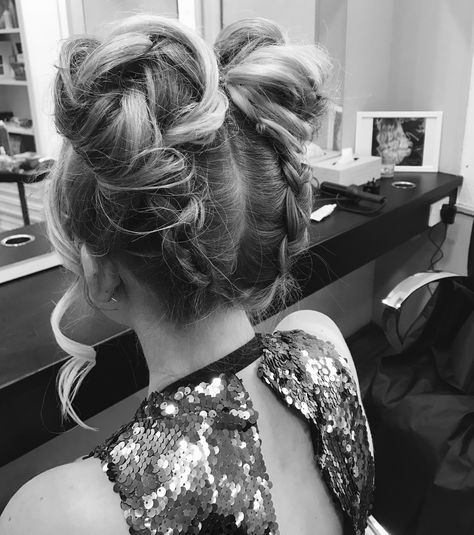 Braids Prom, Wedding Hairstyles Updo Messy, Space Buns Hair, Updo Messy, Braided Space Buns, Mint Green Hair, Messy Braids, Braided Prom Hair, Space Buns