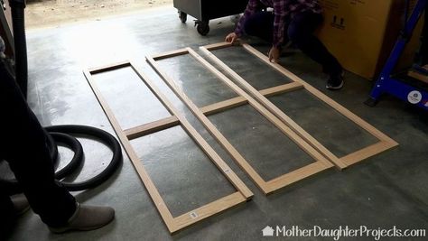 Hide stuff with a folding screen. Learn how to make a diy folding screen. #foldingscreen #bifold #DIY #clutter #organization Diy Folding Screen, Folding Screen Diy, Folding Screen Room Divider, Diy Screen Door, Screen House, Diy Room Divider, Folding Room Dividers, Divider Screen, Room Divider Screen