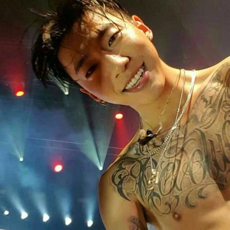 Yongguk... Shirtless and wet... and apprently "on top".... Lord have mercy.. Bap Wallpaper, B A P Yongguk, Jongup Bap, Bang Yongguk, Male Artist, Korean Celebrities, Actor Model, Pop Group, Bangs