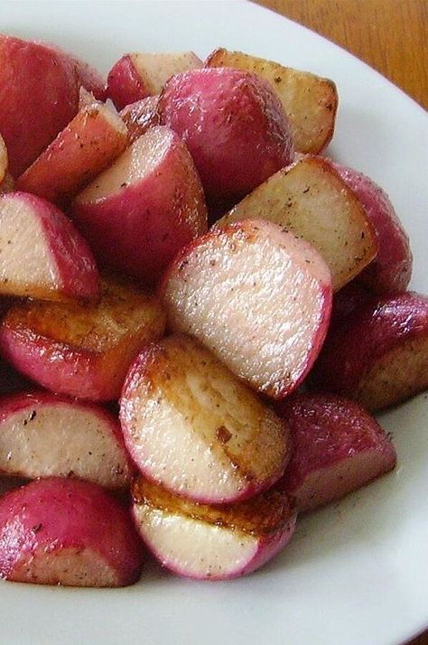 Sauteed Radishes | "Whoa. I'm in love with radishes now. Sauteed??? Who knew??? My husband and I agree the taste and texture are like a fusion of sauteed mushroom, cabbage, and potato slices. Delicious." #sidedishrecipes #sides #dinnersidedish #sidedishes #sidedishideas How To Cook Radishes, Radish Chips, Hcg Recipes, Radish Recipes, Roasted Radishes, Csa Recipes, Roast Recipes, Radishes, Vegetable Sides