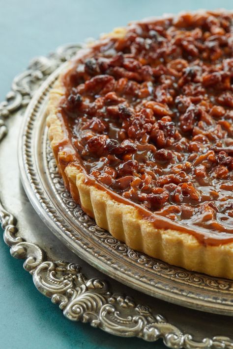 Walnut Caramel Tart: so French, so easy! Pecan Pie Cake Recipe Southern Living, Pecan Pie Cake Recipe, Holiday Tarts, Pecan Tarts Recipe, Walnut Tart, Walnut Caramel, Easy Tart Recipes, Recipes With Ingredients, French Tart