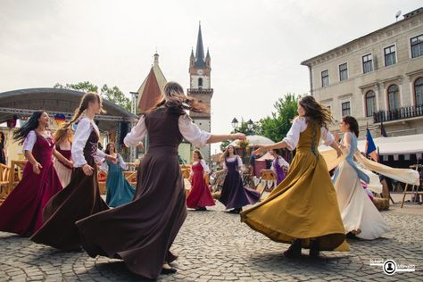 Medieval Dance Aesthetic, Medieval Music Aesthetic, Medieval Dancing, Medieval Dance, Formal Aesthetic, City Festival, Future Festival, Fantasy Story Ideas, Medieval Era