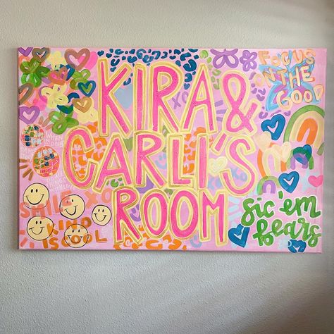 Canvas Painting Ideas College, College Dorm Paintings, Preppy Canvas Paintings, Preppy Canvas Art, College Paintings, Dorm Canvas Art, Dorm Canvas, College Canvas Art, Dorm Room Paintings