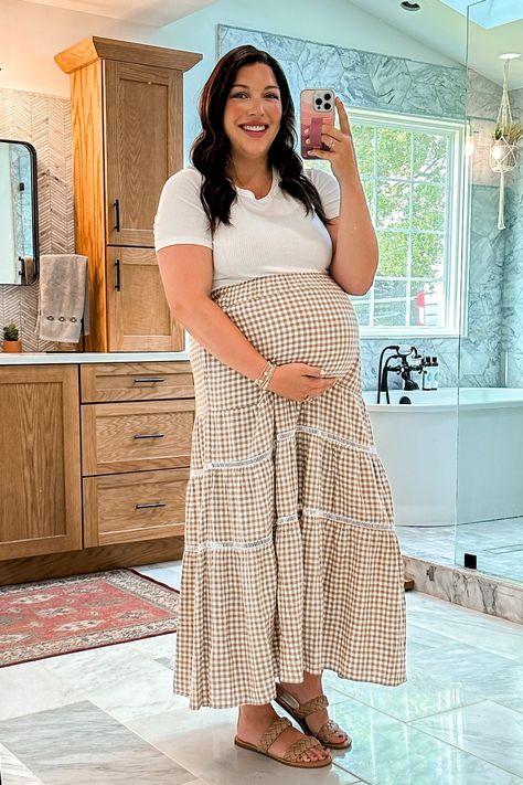 Non-maternity, bump friendly checkered maxi skirt with t-shirt and sandals Summer Maternity Style, Maxi Skirt Outfit, Summer Maternity Fashion, Mom Wardrobe, Spring Maternity, Summer Maternity, Maxi Skirt Outfits, Summer Pregnancy, Maternity Style