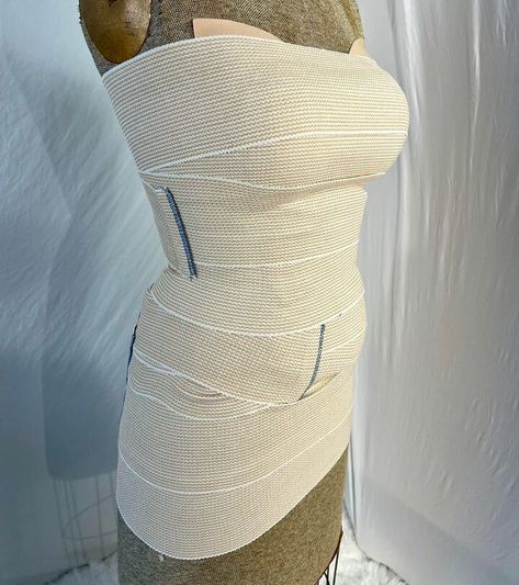 Padding A Dress Form, Diy Sewing Form, Make Your Own Dress Form, Vogue Patterns Sewing, How To Make A Dress Form, Diy Dress Form, Professional Dress Form, Sewing Construction, Custom Dress Form