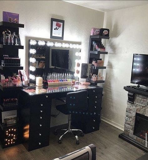 Makeup Vanity In Bathroom, White Bedroom Set Furniture, Makeup Vanity Mirror With Lights, Facial Room, White Bedroom Set, Mirrored Vanity Table, Hollywood Makeup, Impressions Vanity, Makeup Room Decor