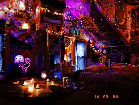 Colored Lights Bedroom, Rave Bedroom, Trippy Rooms Aesthetic, Chaotic Bedroom, Trippy Rooms Bedrooms, Trippy Apartment, Dope Rooms, Street Style Room, Hippie Bedroom Decor