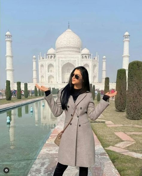 Tajmahal Photoshoot Dress, Taj Mahal Photography Pose, Tajmahal Photoshoot, Indian Travel, Sisters Photoshoot Poses, Mallika Singh, Sisters Photoshoot, Best Poses For Photography, Dressy Casual Outfits