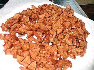 Hot dogs, microwaved about 10 minutes- cheap dog training treats Small Dog Treats For Training, Cheap Dog Treats, Best Dog Treats To Buy, Dehydrated Hot Dog Treats For Dogs, Hot Dog Dog Treats, Training Treats For Puppies, Diy Dog Training Treats, Dog Training Treats Recipe, Doggy Treats