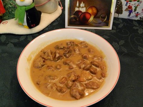 Ragoût de Pattes de Porc (Pig's Trotter Stew) ~ a classic French Canadian meal made with pig’s trotters, potatoes, spices, and simmered for about half a day. #Montreal #Ragout_de_Pattes_de_Porc #Typical_Quebecois_Food French Ragout Recipe, Pig Feet Recipe, Ragout Recipe, Canadian Cuisine, Pork Hock, Classic French Dishes, Roasted Onions, French Canadian, Canadian Food