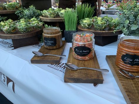 Chips And Salsa Table Display, Modern Taco Bar, Chips And Dip Bar Display, Outdoor Food Display, Bbq Food Display Ideas, Bbq Catering Display Buffet Tables, Taco Bar Reception, Chips And Salsa Wedding Table, Chip And Salsa Bar