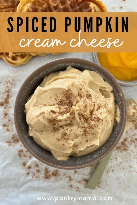 Easy Pumpkin Dip, Pumpkin Cream Cheese Dip, Pumpkin Spread, Pumpkin Dip Recipe, Pumpkin Bagels, Cream Cheese Recipes Dip, Cream Cheese Recipe, Gingersnap Cookies, Thanksgiving Desserts Table