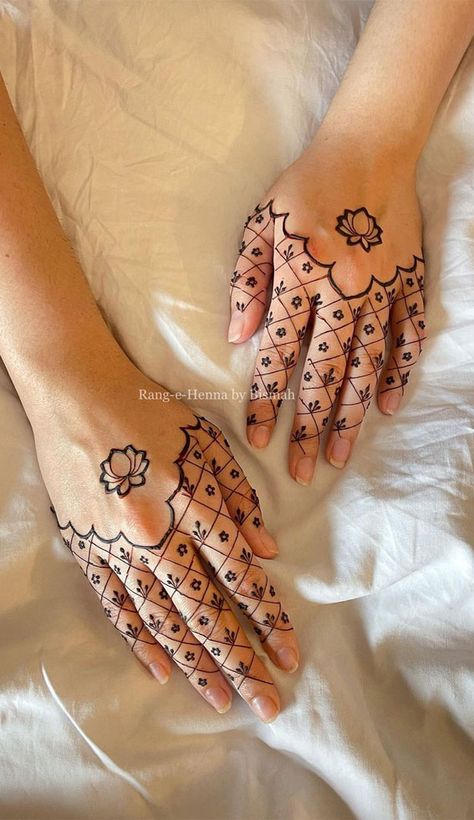 Minimalist Henna Designs, Simple Henna Designs, Floral Henna, Henna designs for bride,  Henna designs 2023, Henna Designs For Hand, Henna designs Arabic, Henna Designs, Henna designs palm, Henna design back hand, Simple henna designs for beginners Authentic Mehndi Designs, Flute Mehndi Design, Geometric Mehendi Designs, Ribbon Henna, Minimal Henna, Henna Designs Back, Inai Pengantin, Palm Mehndi Design, Floral Henna