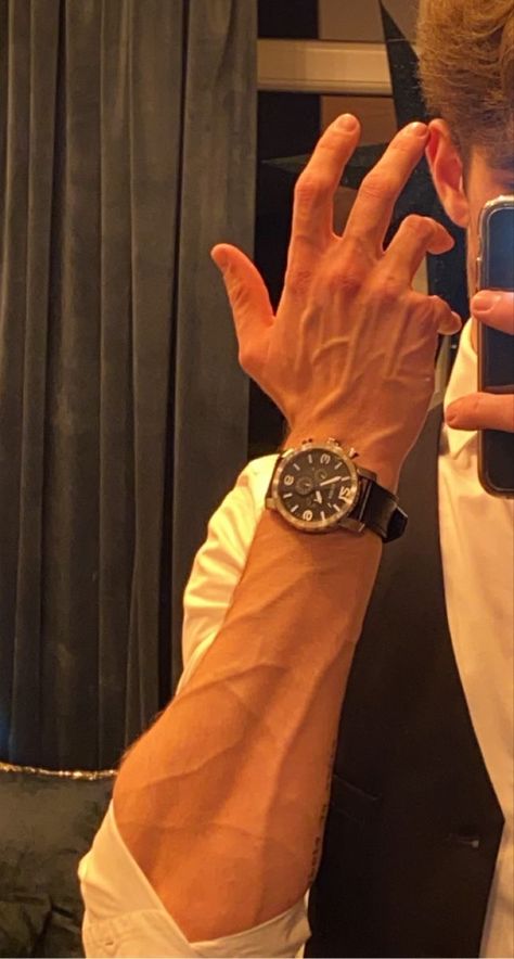 Veiny Forearm, Daddy Outfits Men, Vainy Hands Man, Veiny Arms Guys Aesthetic, Big Buff Men, Men Hands, Veiny Arms, Veiny Hands, Strong Hands