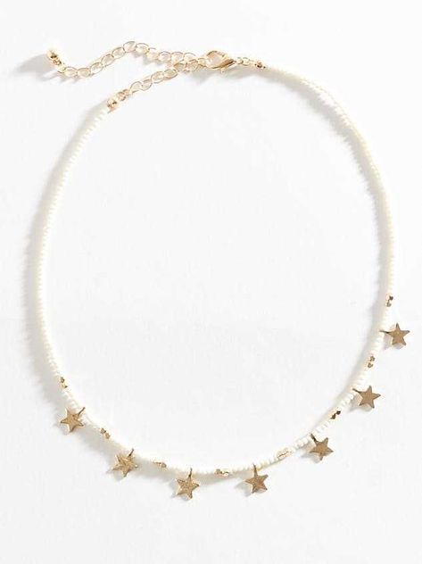 FROM THE BEACH TO THE POOL, GRAB THIS SEED BEAD STAR NECKLACE FOR ALL YOUR SUMMER ACCESSORIZING! Beach Bracelets Diy, Seed Bead Star, Chain Chokers, Bead Star, Pulseras Kandi, Gold Chokers, Jewels Diy, Geek Jewelry, Beaded Necklace Diy