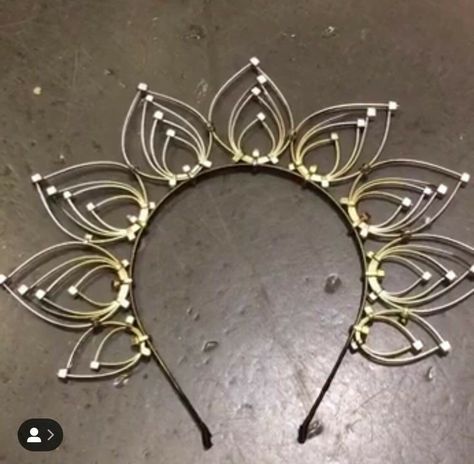 Goddess Headdress, Couronne Diy, Gold Goddess, Costume Carnaval, Heavenly Bodies, Diy Crown, Diy Kostüm, Cable Tie, Fantasy Makeup