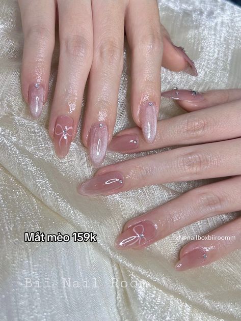 Romantic Nail Art, Minimal Nails Art, Hello Nails, Hippie Nails, Subtle Nails, Beauty Nails Design, Simple Gel Nails, Casual Nails, Simple Acrylic Nails