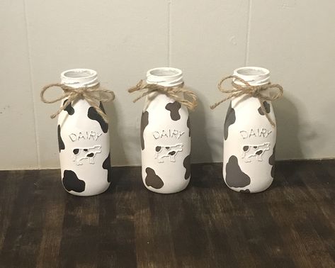 Cute little jars perfect for that rustic look! Milk Jars Ideas Glass Bottles, Jar Decoration Ideas, Milk Bottle Craft, Art Closet, Easy Mason Jar Crafts Diy, Milk Jars, Jars Decoration Ideas, Easy Mason Jar Crafts, Jar Decoration