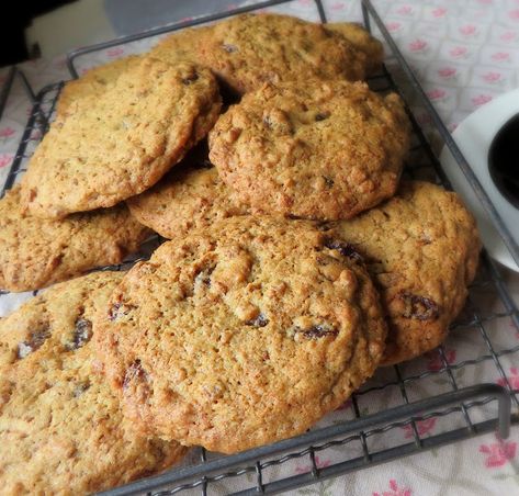 Big Bran Breakfast Cookies Bran Cookies Recipe, Bran Cookies, Bran Buds, Flake Recipes, Cereal Cookies, The English Kitchen, Bran Muffins, English Kitchen, Breakfast On The Go