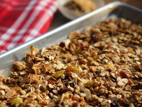 Classic Granola Valerie Bertinelli Recipes, Vanilla Granola, Breakfast Granola, Pineapple Pie, Coconut Baking, Honey Granola, Easy Granola, Tastes Better From Scratch, Parfait Breakfast