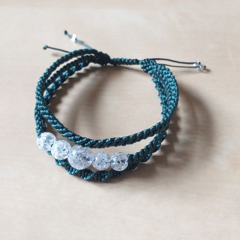 Narukvice Od Konca, Diy Tiara, Tiara Accessories, Macrame Bracelet Patterns, Hemp Jewelry, Diy Jewlery, Braids With Beads, Bead Charms Diy, Diy Bracelets Easy