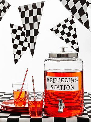 Race Car Birthday Party: A container with a tap and a fun sign lets thirsty kids fill 'er up. Nascar Party, Mcqueen Birthday, Grooms Table, Racing Party, Cars Birthday Party, Hot Wheels Party, Cars Birthday Party Disney, Disney Cars Birthday, Car Themed Parties