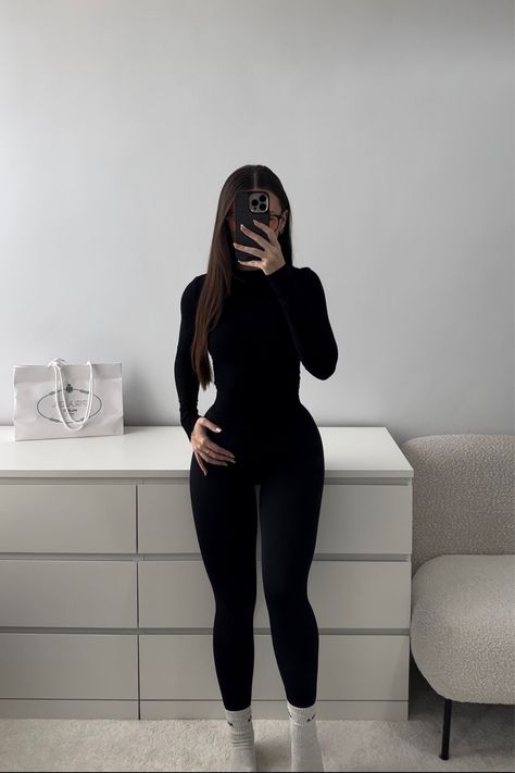 Socks - Light Grey Melange curated on LTK Black Top Outfit, Manga Inspiration, Gym Ootd, Maren Morris, Gym Girl, Quantum Leap, Looks Party, Black Long Sleeve Top, Basic Long Sleeve