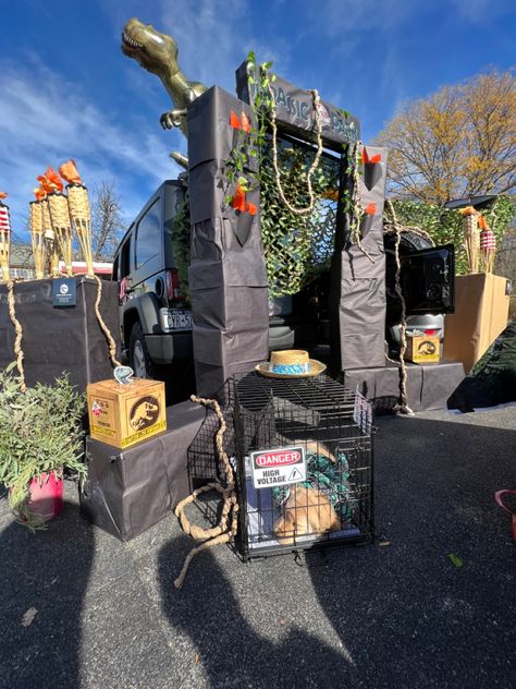 Jumanji Trunk Or Treat, Jurassic Park Trunk Or Treat Ideas Jeep, Trunk Or Treat Ideas For Jeep Wrangler, Jurassic Park Trunk Or Treat Ideas, Jurassic Park Trunk Or Treat, Trunker Treat Ideas, Homecoming Floats, Jurassic Park Birthday, Trunk Or Treat Ideas