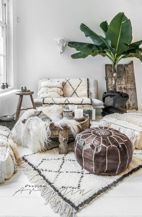 A fusion of Scandinavian and Bohemian Chic decor. Fluffy and warm by Paulina Arcklin. Boho Bean Bag, Bean Bag Living Room, Dekorasi Bohemia, Elegant Bed, Bohemian Living Room Decor, Bohemian Chic Decor, Moroccan Living Room, Interior Boho, Bohemian Interior Design