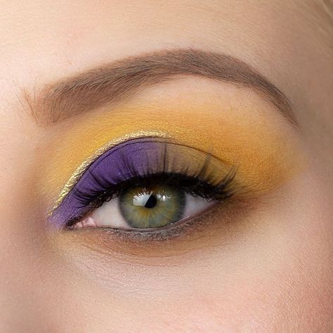 Rapunzel Makeup, My Only, Yellow Makeup, Yellow Eyeshadow, Pride Makeup, Eye Makeup Pictures, Purple Makeup, Purple Eyeshadow, Colorful Eye Makeup