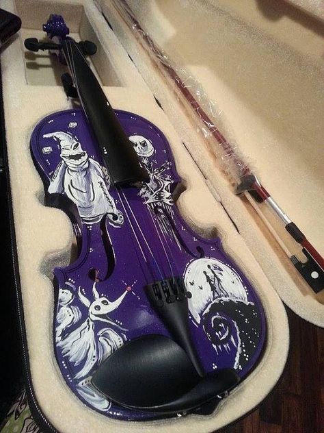 Gorgeous piece Violin Art, Instruments Art, Learn Violin, Tim Burton Movie, Edward Scissorhands, Corpse Bride, All Things Purple, Wow Art, Cool Guitar