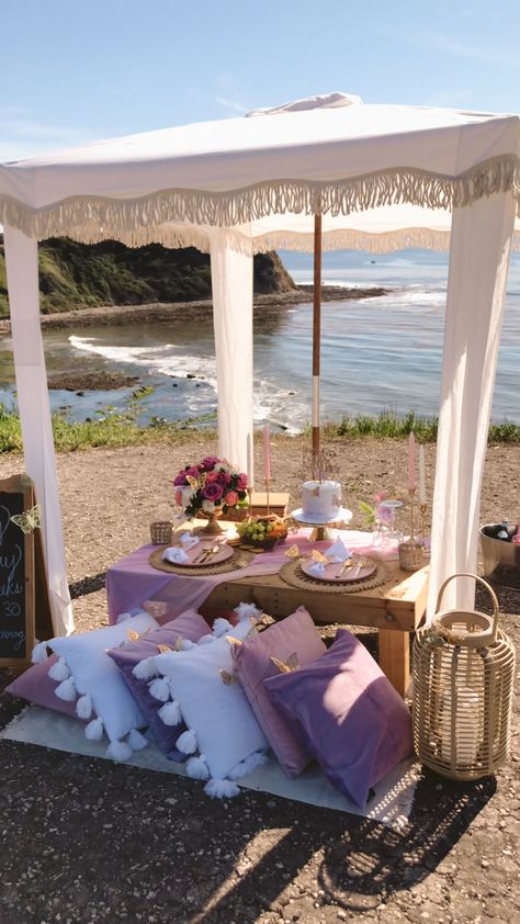 Luxury Picnic Setup, Picnic Setup, Picnic Planning, Cliff Side, Luxury Picnic, Picnic Outdoor, Event Planning Services, Old Orchard Beach, Picnic Inspiration