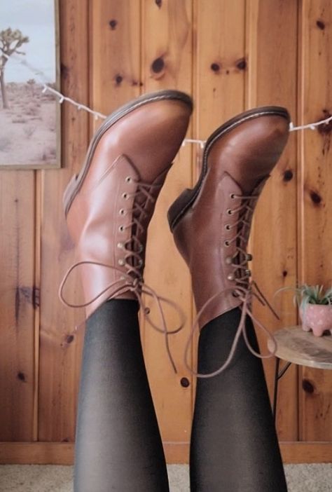 Madewell Boots Outfit, Cottagecore Boots Outfit, Women Work Boots Outfit, Lace Up Boots Outfit Winter, Lace Up Ankle Boots Outfit, Brown Lace Up Boots Outfit, Lace Up Boots Outfit, Work Boots Outfit, Lace Up Boot Outfit