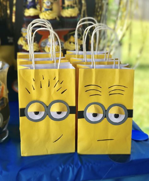 Minions Party Favors, Minion Party Favors, Minion Classroom, Diy Party Bags, Minion Gifts, Minions 4, Minions Kids, Despicable Me Party, Minions Party