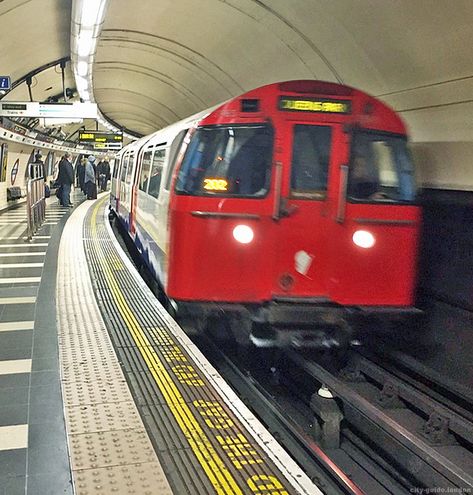 London Underground Train, Underground Train, Tube Map, London Underground Tube, Tube Train, Underground Tube, Station Map, London Overground, London Bucket List