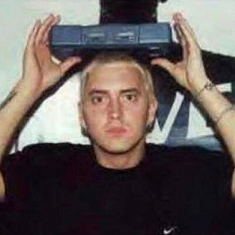 Is that an old playstation? Lol. Old Playstation, Eminem Memes, Marshall Eminem, The Slim Shady, The Eminem Show, Eminem Photos, Eminem Rap, Eminem Slim Shady, The Real Slim Shady