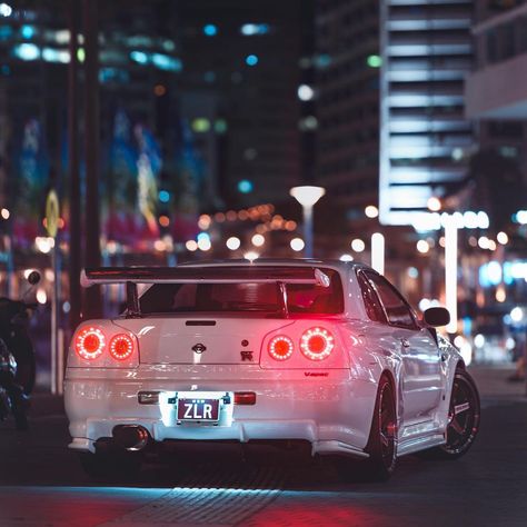 @zlrgram on Instagram: “🌃 by @adlawd” Nissan Gtr R34, Tokyo Drift Cars, R34 Gtr, Tokyo Drift, Gtr R34, Car Backgrounds, Car Icons, Drifting Cars, Nissan Gtr Skyline